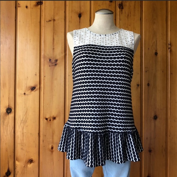 Tops - BOGO Free! Great Condition Eyelet Lace Top